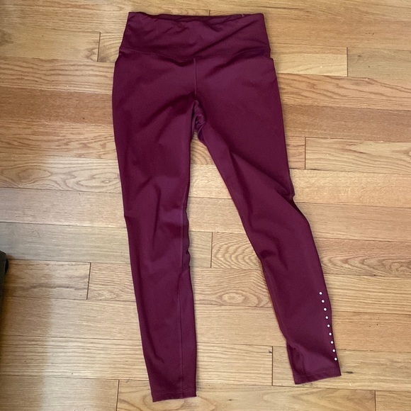 Old Navy Pants - 3/$20 Old Navy active leggings